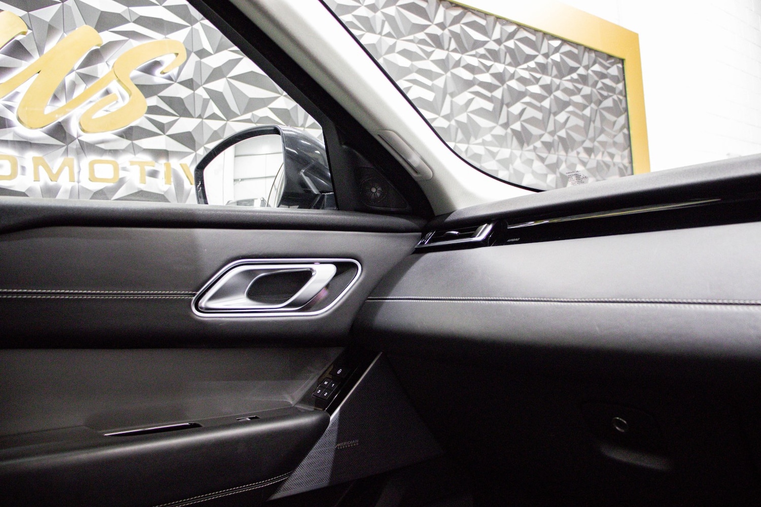 Used Land Rover Range Rover Velar 2017 for sale - 76571141: Photo 30