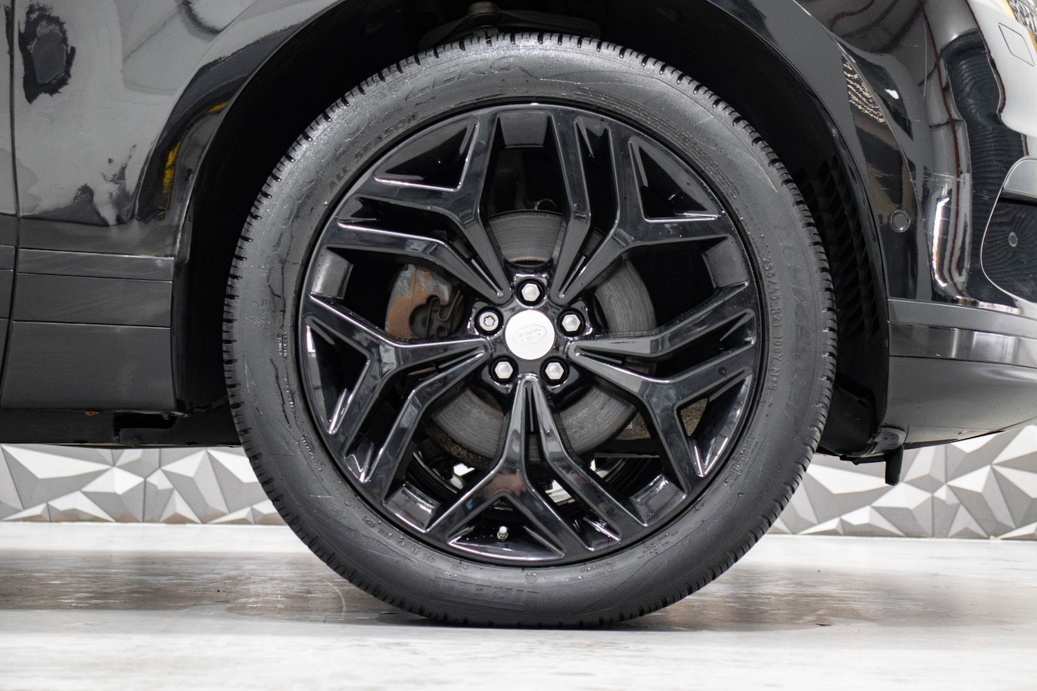 Used Land Rover Range Rover Velar 2017 for sale - 76571141: Photo 4