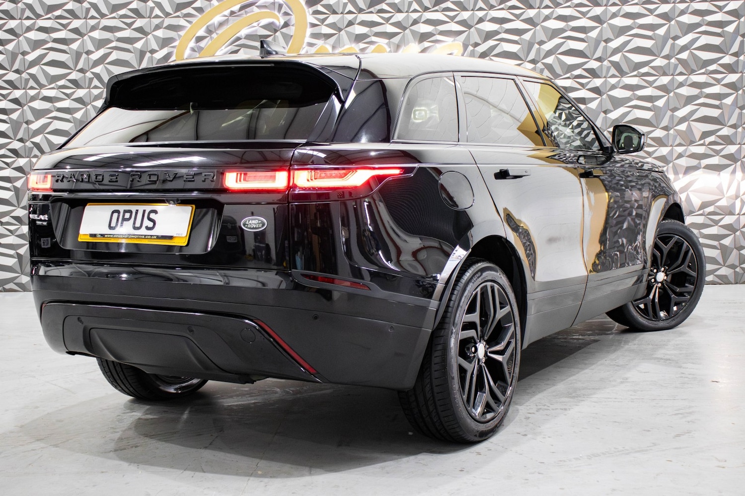 Used Land Rover Range Rover Velar 2017 for sale - 76571141: Photo 5