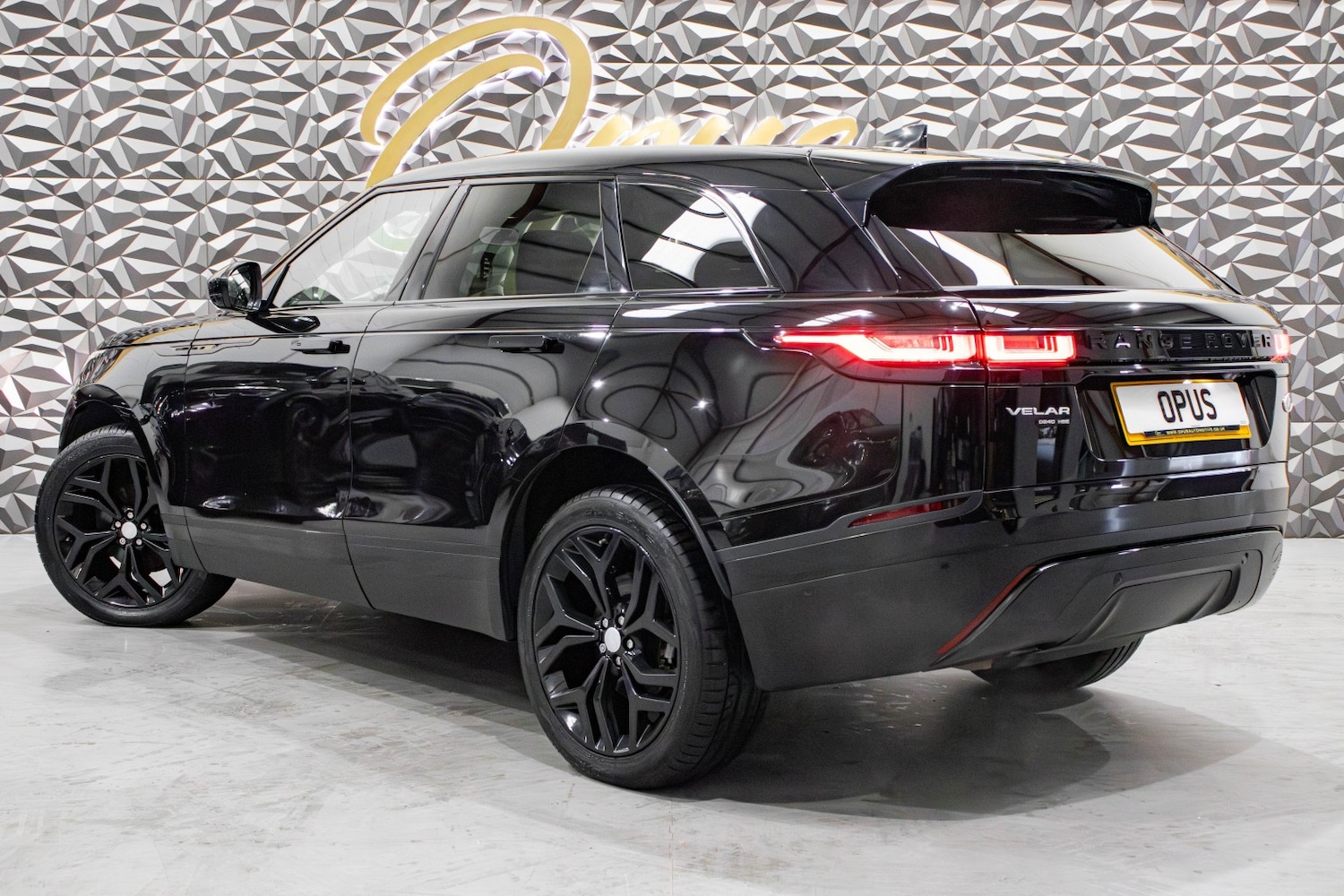 Used Land Rover Range Rover Velar 2017 for sale - 76571141: Photo 9