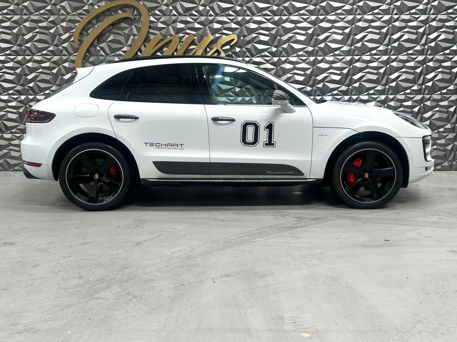 Used Porsche Macan 2016 for sale - 76174090: Photo 2