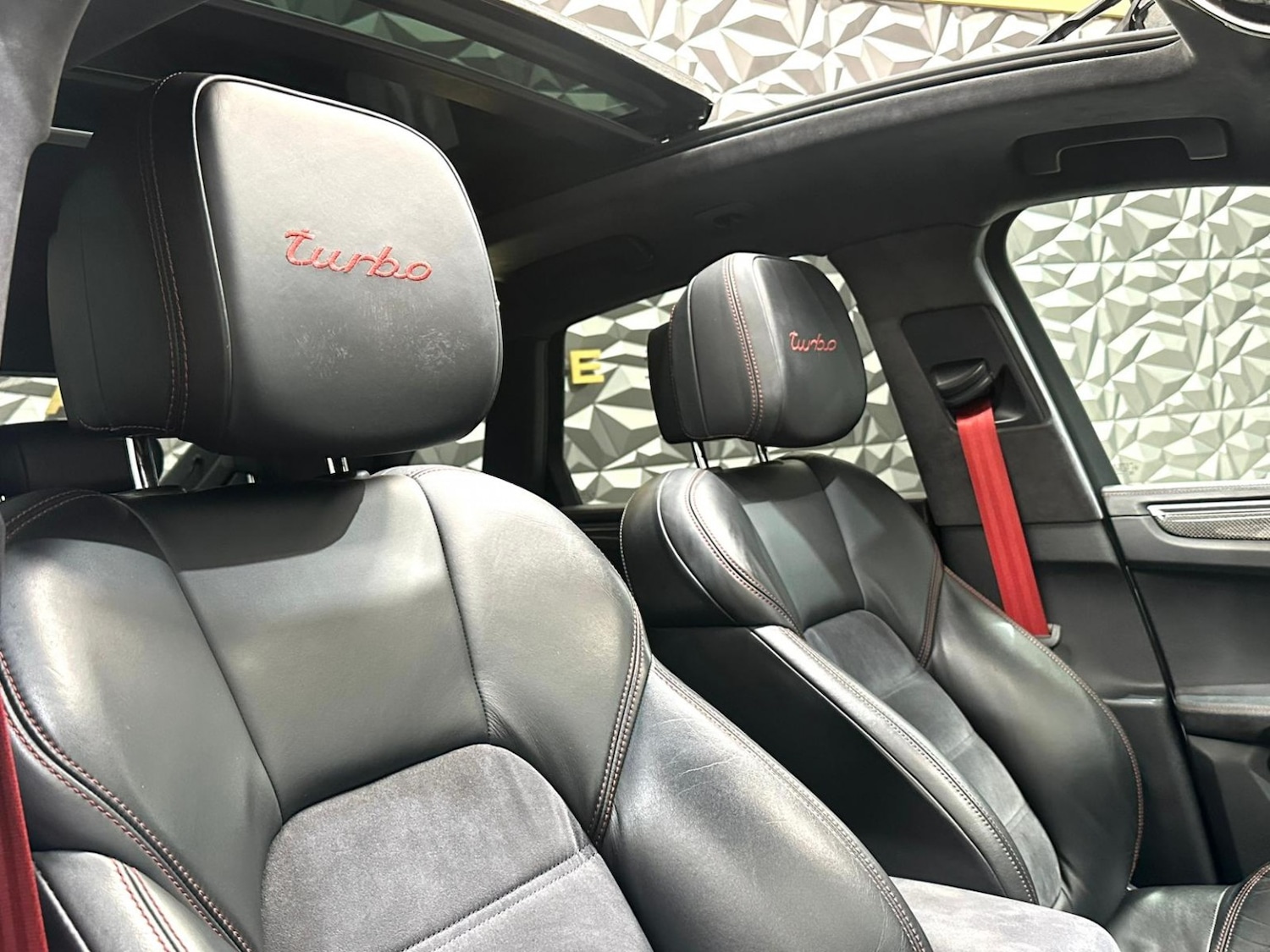 Used Porsche Macan 2016 for sale - 76174090: Photo 25