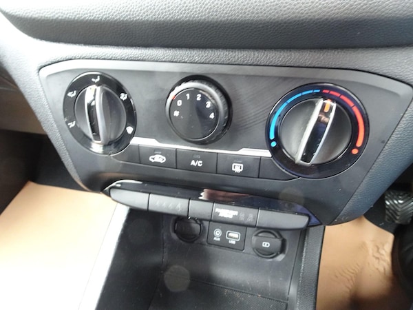 Used Hyundai i20 2020 for sale - 76215449: Photo 13