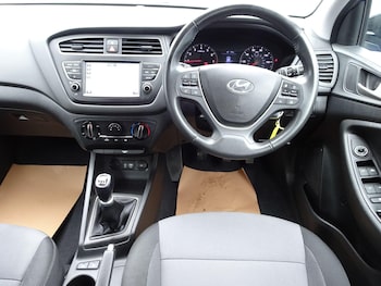 Used Hyundai i20 2020 for sale - 76215449: Photo 2