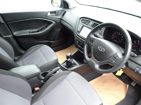 Used Hyundai i20 2020 for sale - 76215449: Photo 5