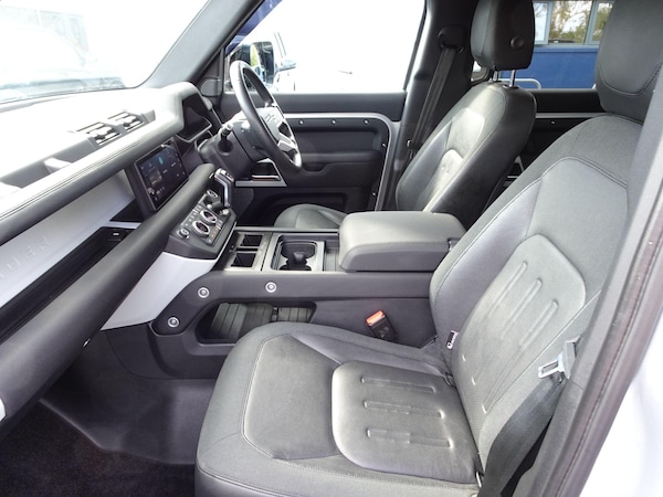 Used Land Rover Defender 110 2020 for sale - 76137827: Photo 10