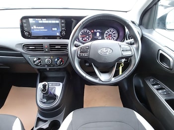 Used Hyundai i10 2021 for sale - 76360579: Photo