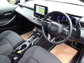Used Toyota Corolla 2021 for sale - 76151571: Photo 2