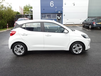 Used Hyundai i10 2022 for sale - 75995188: Photo