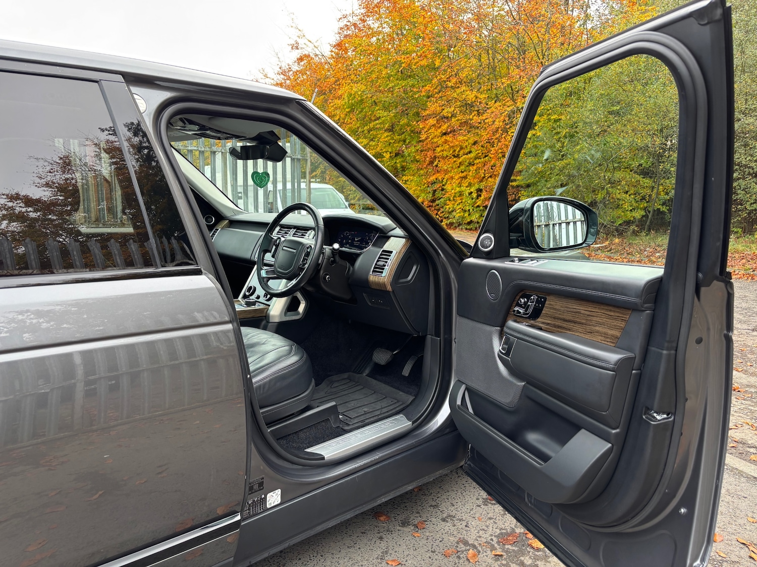 Used Land Rover Range Rover 2018 for sale - 76364001: Photo 11