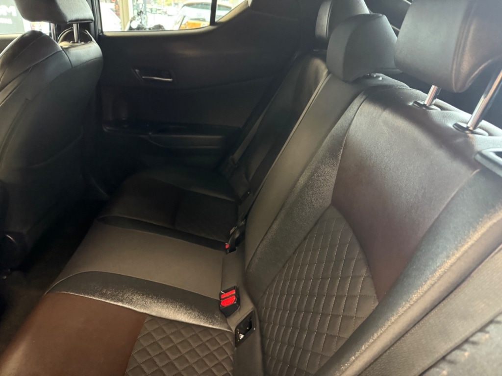 Used Toyota C-HR 2018 for sale - 76209926: Photo 10