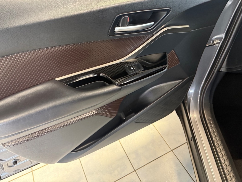 Used Toyota C-HR 2018 for sale - 76209926: Photo 8