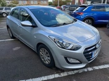 Used Hyundai i30 2015 for sale - 76098103: Photo