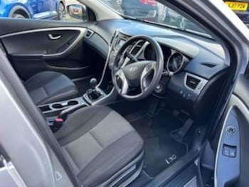 Used Hyundai i30 2015 for sale - 76098103: Photo