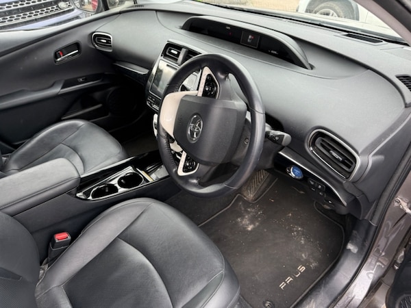 Used Toyota Prius 2017 for sale - 76209953: Photo 4