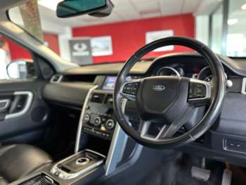 Used Land Rover Discovery Sport 2018 for sale - 74915701: Photo