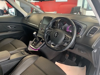 Used Renault Scenic 2018 for sale - 75220582: Photo