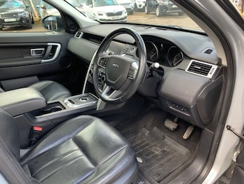 Used Land Rover Discovery Sport 2017 for sale - 78002192: Photo