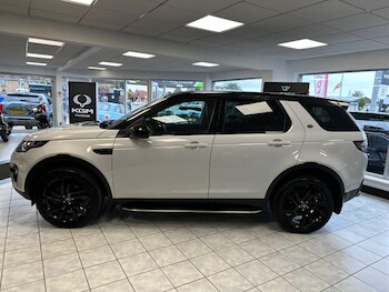 Used Land Rover Discovery Sport 2017 for sale - 76064042: Photo