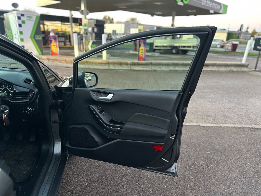 Used Ford Fiesta 2018 for sale - 76405765: Photo 9