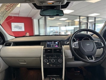 Used Land Rover Discovery Sport 2018 for sale - 75488375: Photo