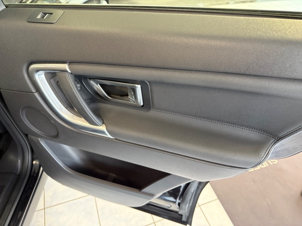 Used Land Rover Discovery Sport 2015 for sale - 76355953: Photo 29