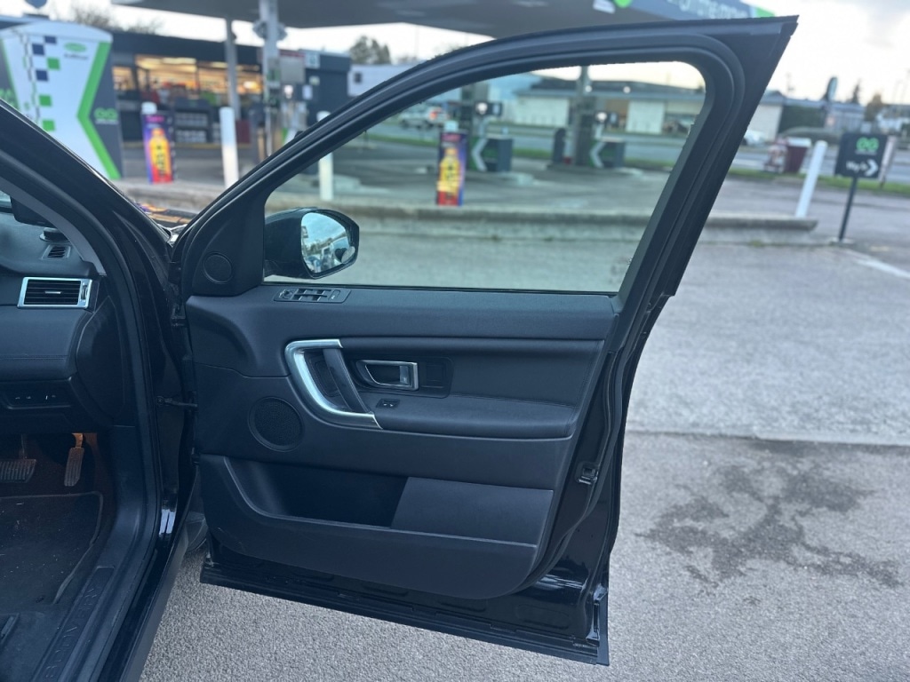 Used Land Rover Discovery Sport 2015 for sale - 76355953: Photo 9