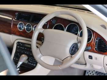 Used Jaguar XKR 2004 for sale - 74915690: Photo