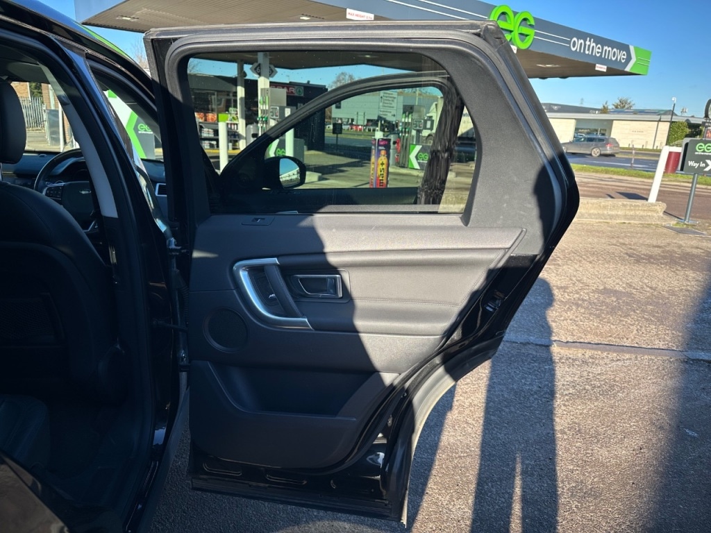 Used Land Rover Discovery Sport 2017 for sale - 77107101: Photo 13