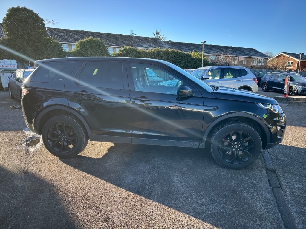 Used Land Rover Discovery Sport 2017 for sale - 77107101: Photo 2