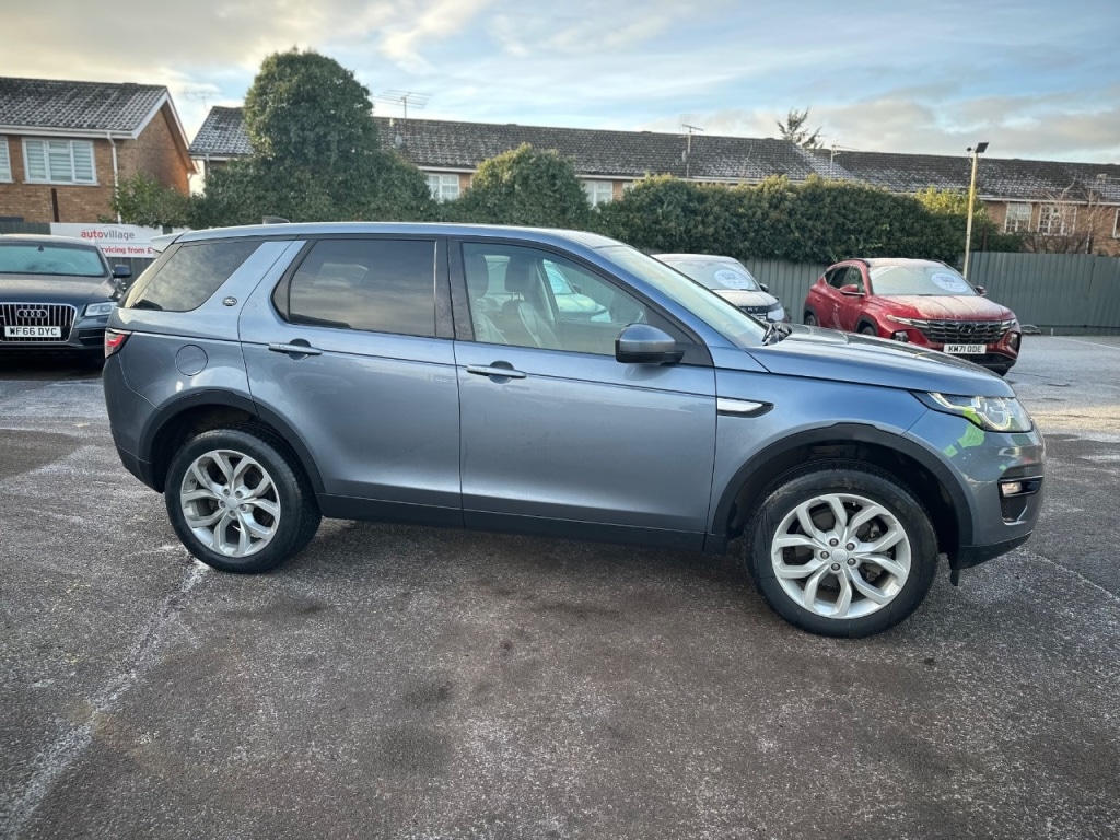 Used Land Rover Discovery Sport 2018 for sale - 77107077: Photo 2