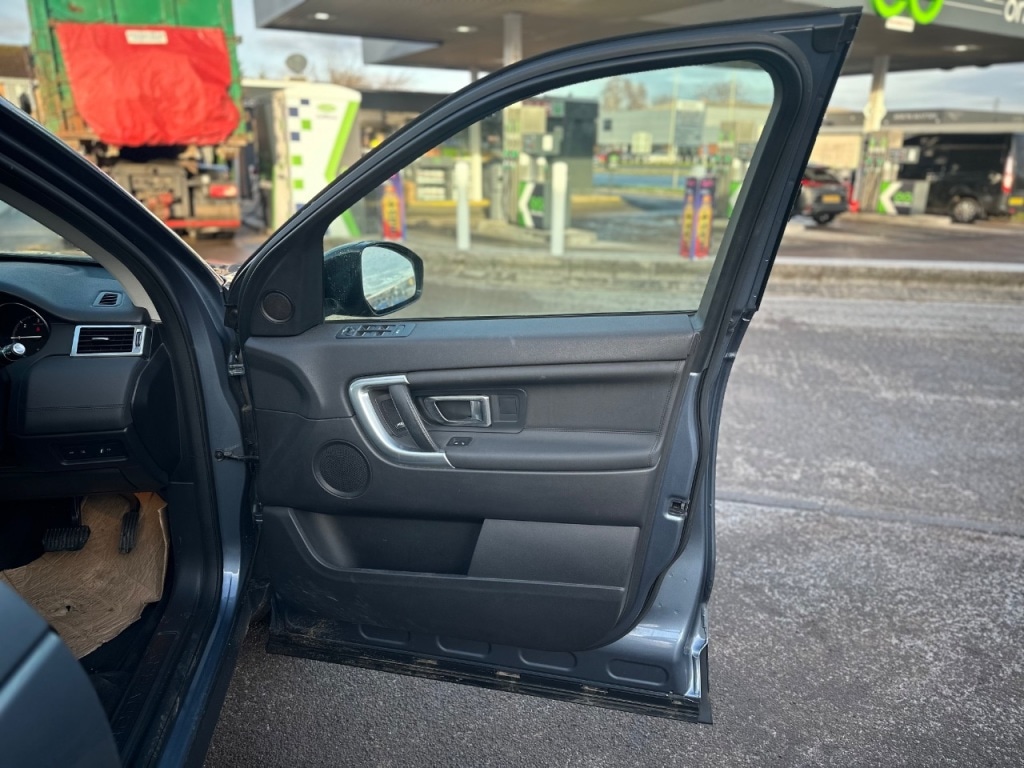 Used Land Rover Discovery Sport 2018 for sale - 77107077: Photo 9