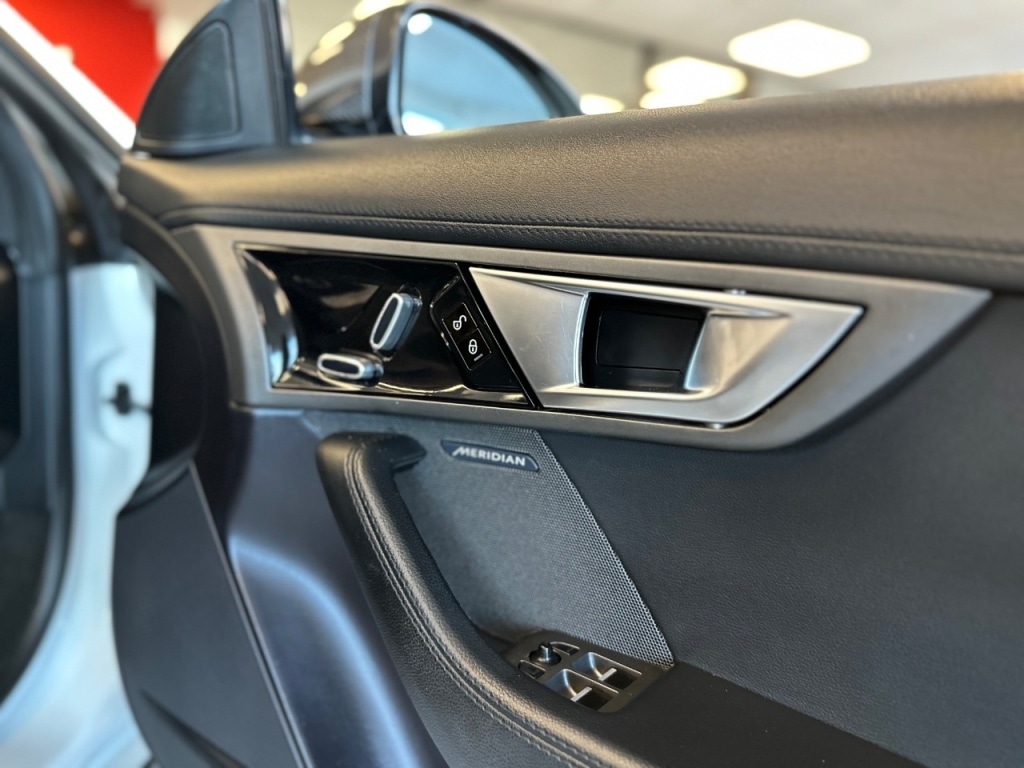 Used Jaguar F-Type 2014 for sale - 77245364: Photo 49