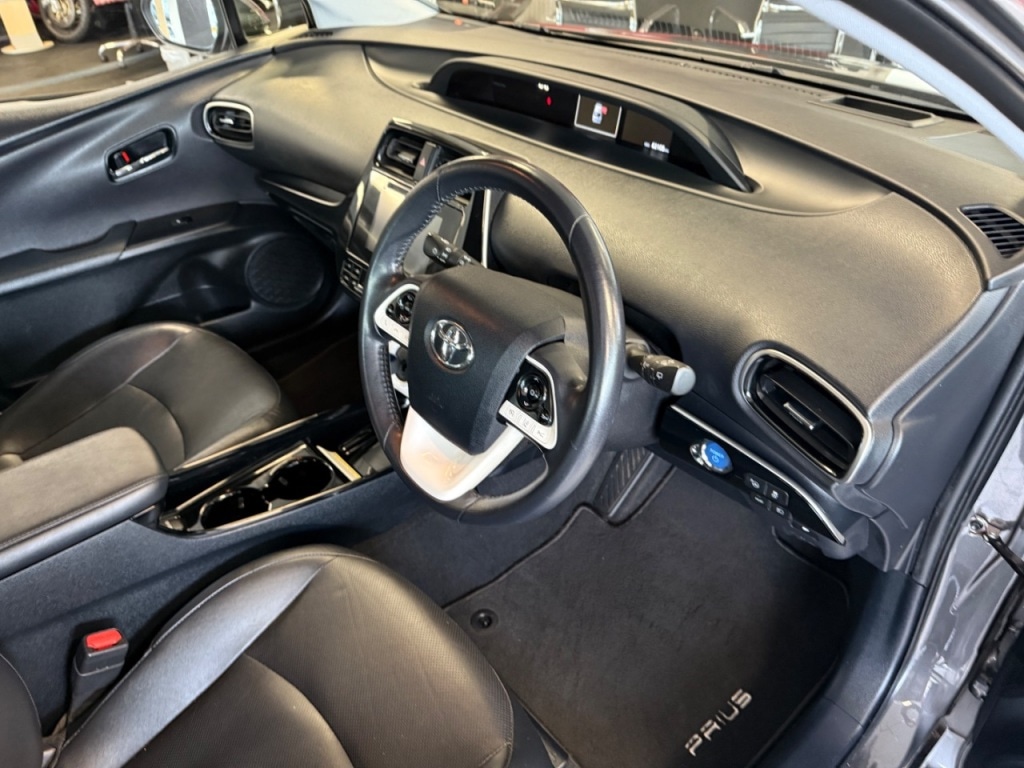 Used Toyota Prius 2017 for sale - 76819827: Photo 12