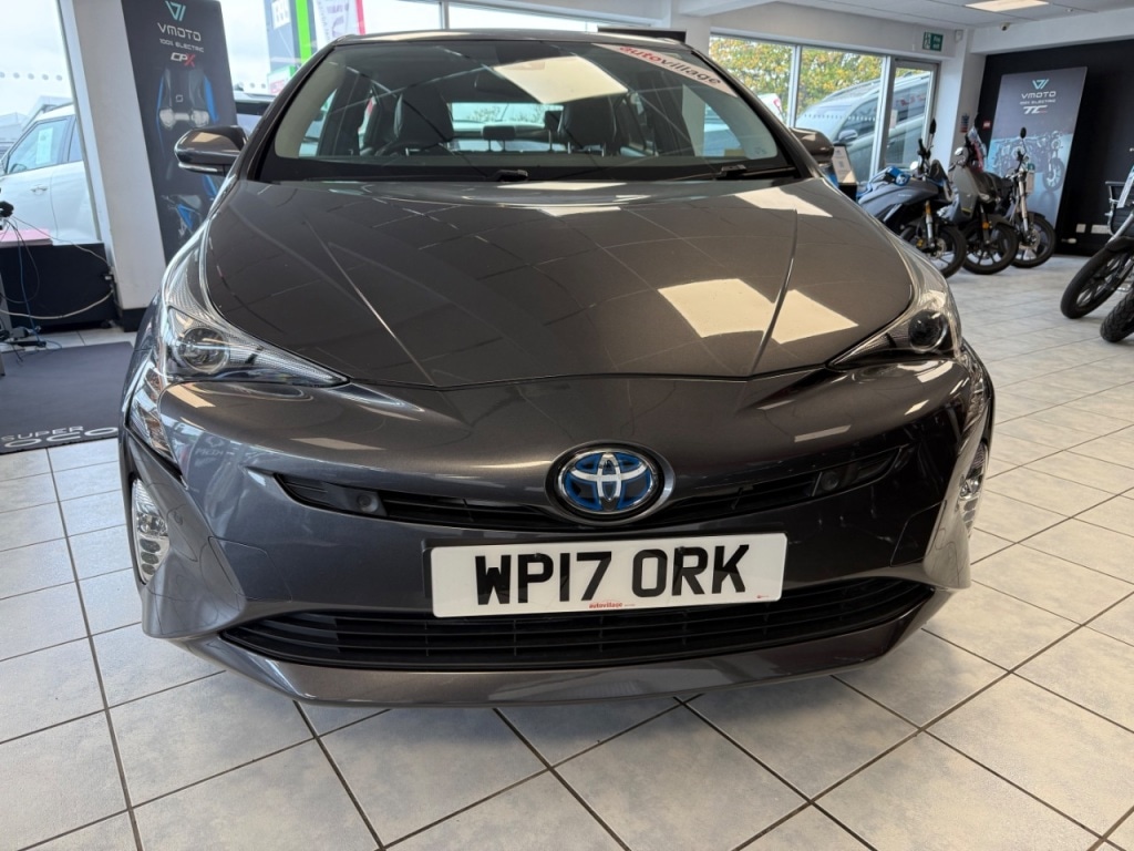 Used Toyota Prius 2017 for sale - 76819827: Photo 2