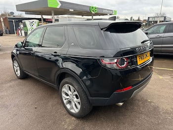 Used Land Rover Discovery Sport 2018 for sale - 77408740: Photo