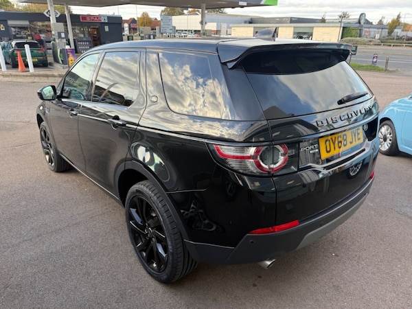 Used Land Rover Discovery Sport 2018 for sale - 76235206: Photo 4