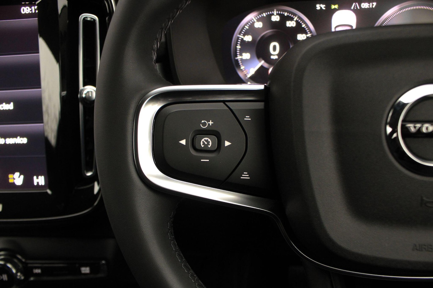 Used Volvo XC40 2021 for sale - 76991505: Photo 29