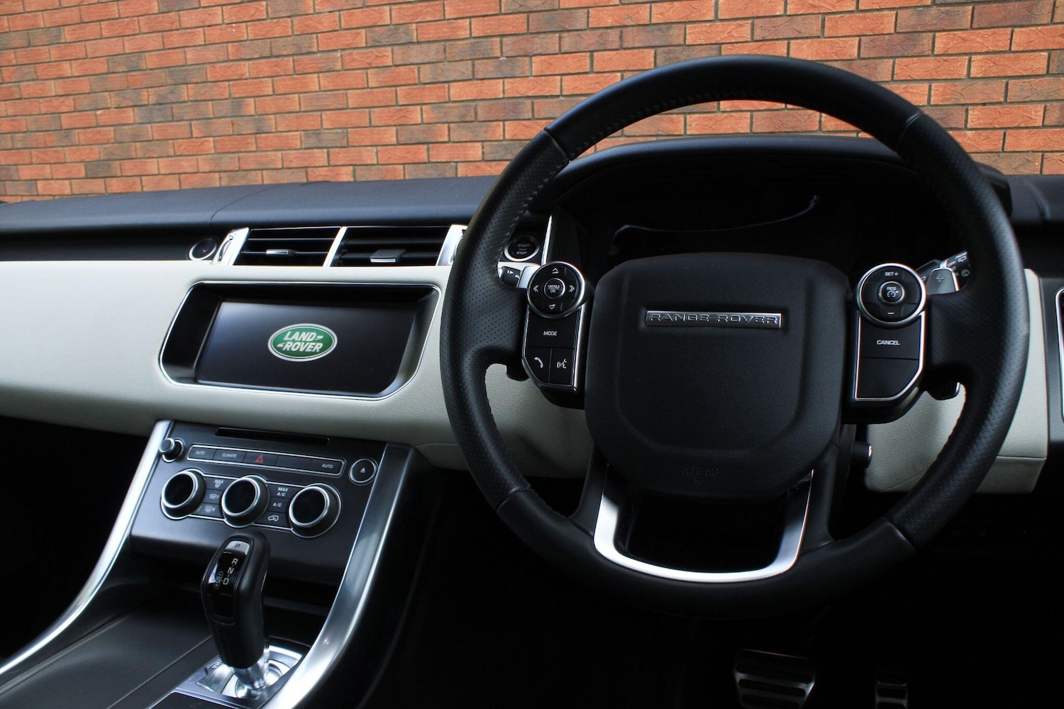 Used Land Rover Range Rover Sport 2017 for sale - 76122423: Photo 10