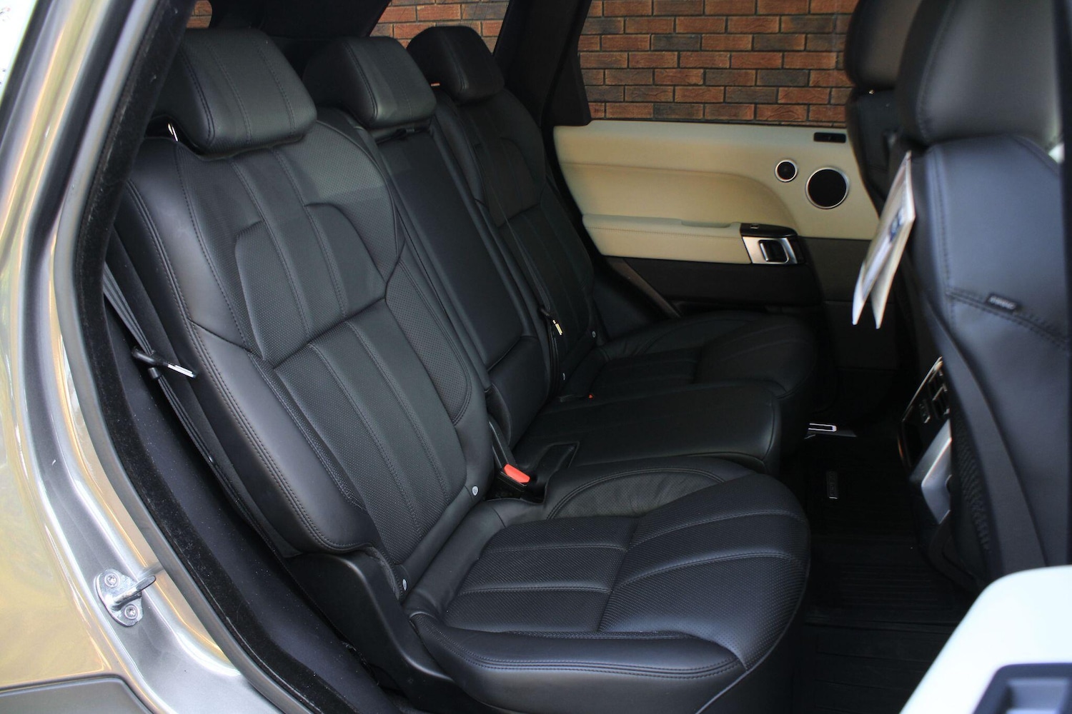 Used Land Rover Range Rover Sport 2017 for sale - 76122423: Photo 11