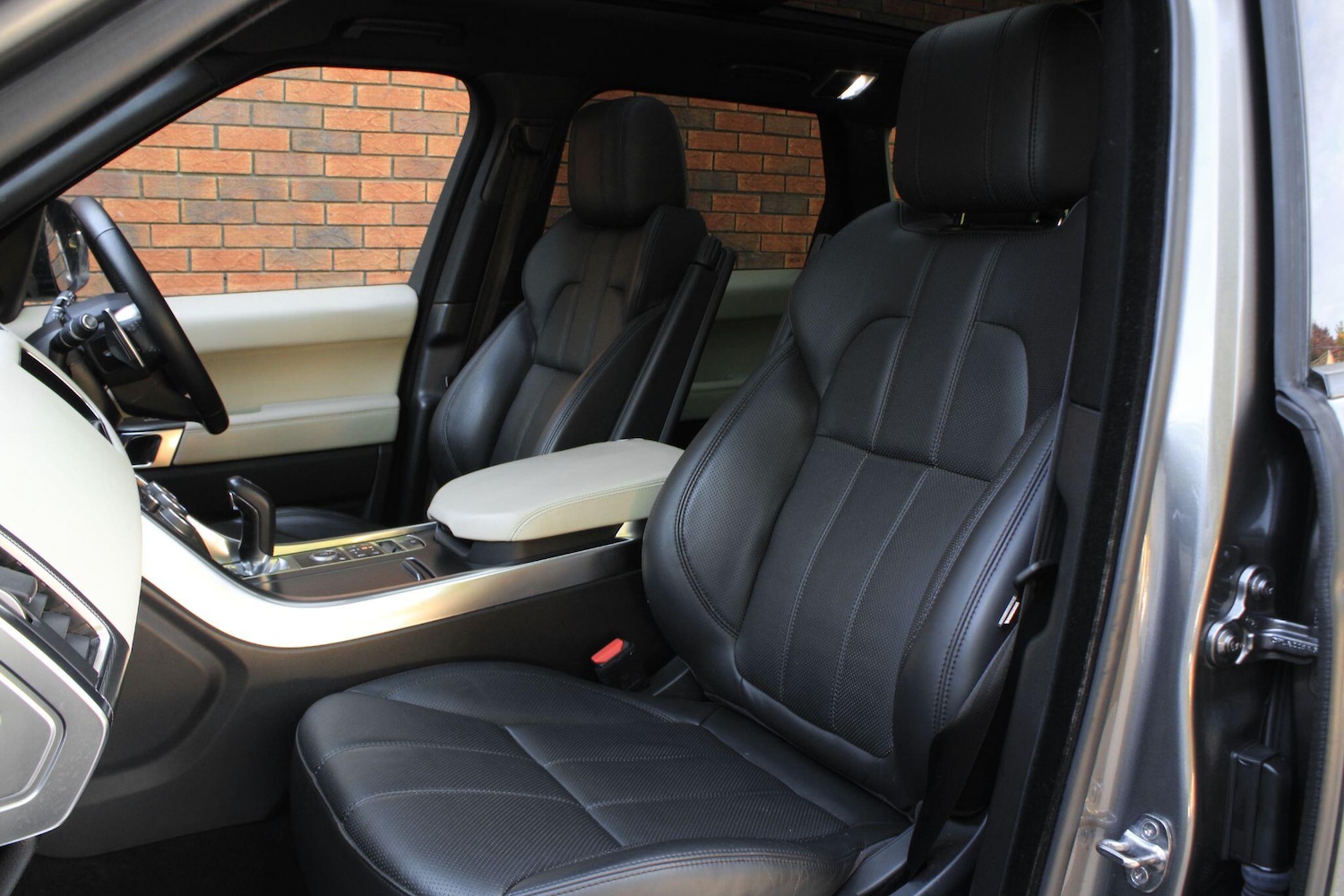 Used Land Rover Range Rover Sport 2017 for sale - 76122423: Photo 18
