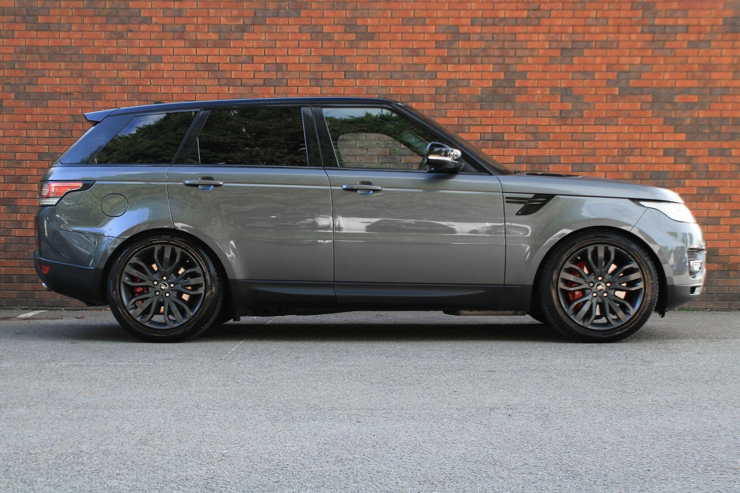 Used Land Rover Range Rover Sport 2017 for sale - 76122423: Photo 2