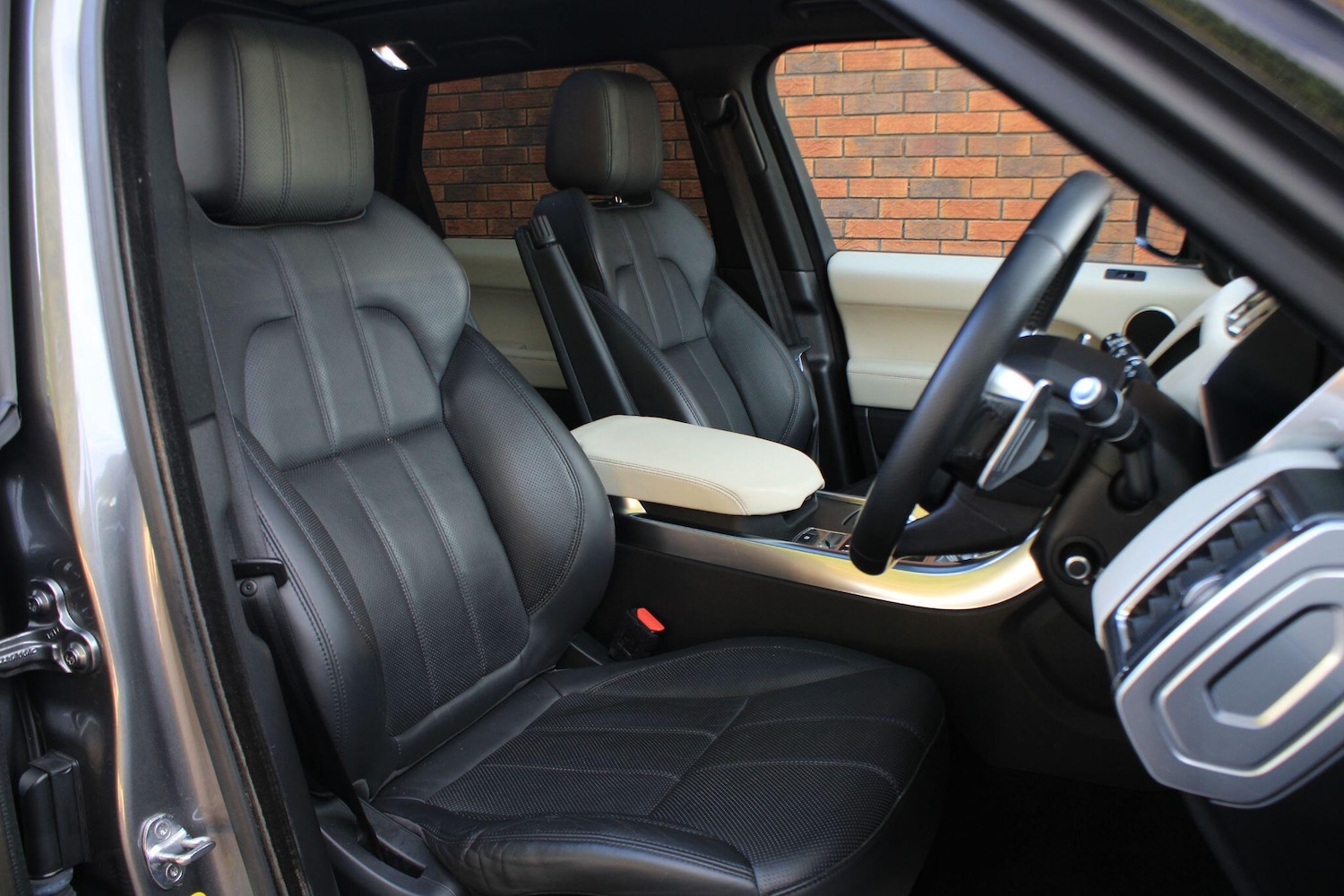 Used Land Rover Range Rover Sport 2017 for sale - 76122423: Photo 4