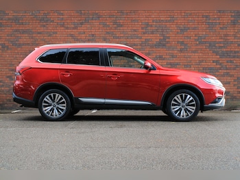 Used Mitsubishi Outlander 2020 for sale - 76992660: Photo