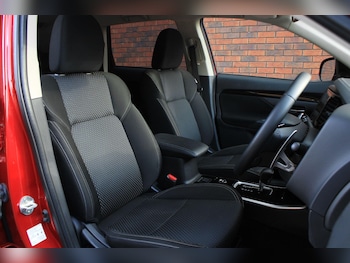 Used Mitsubishi Outlander 2020 for sale - 76992660: Photo