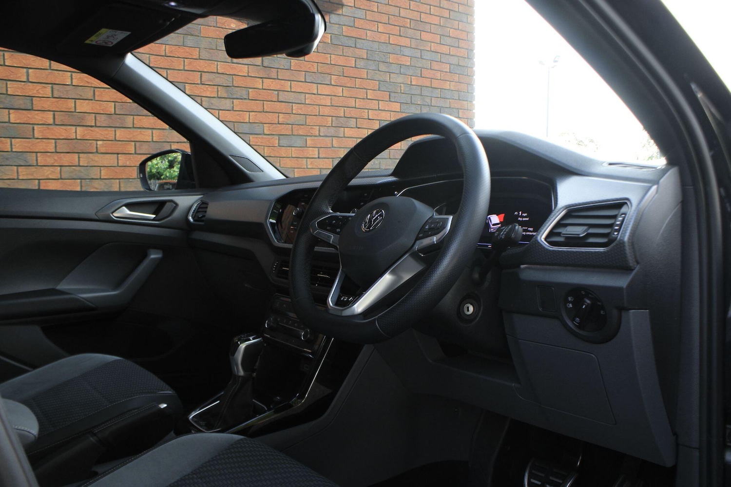 Used Volkswagen T-Cross 2020 for sale - 76152480: Photo 5