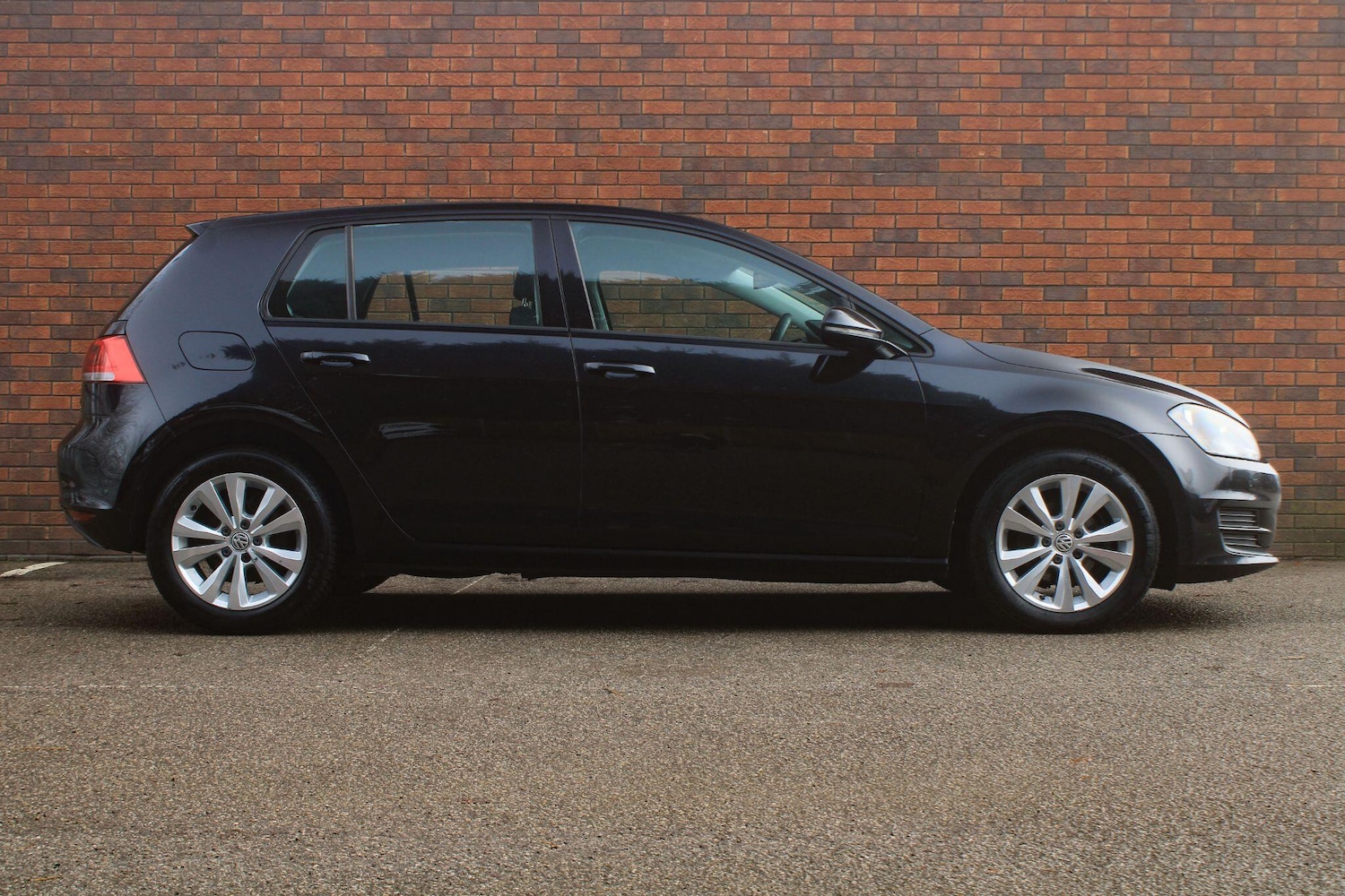 Used Volkswagen Golf 2014 for sale - 77387658: Photo 2