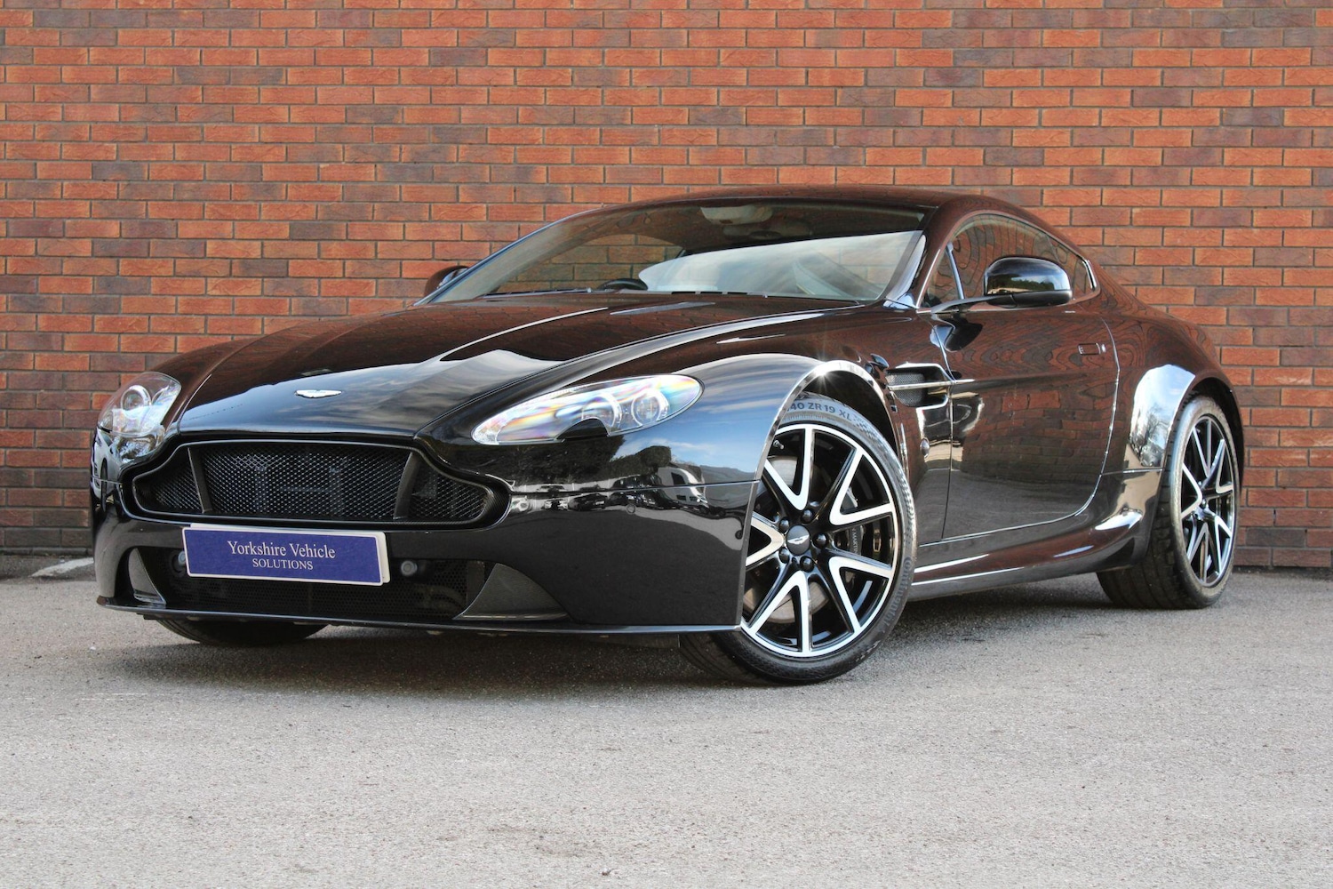 Used Aston Martin Vantage 2012 for sale - 77924921: Photo 10