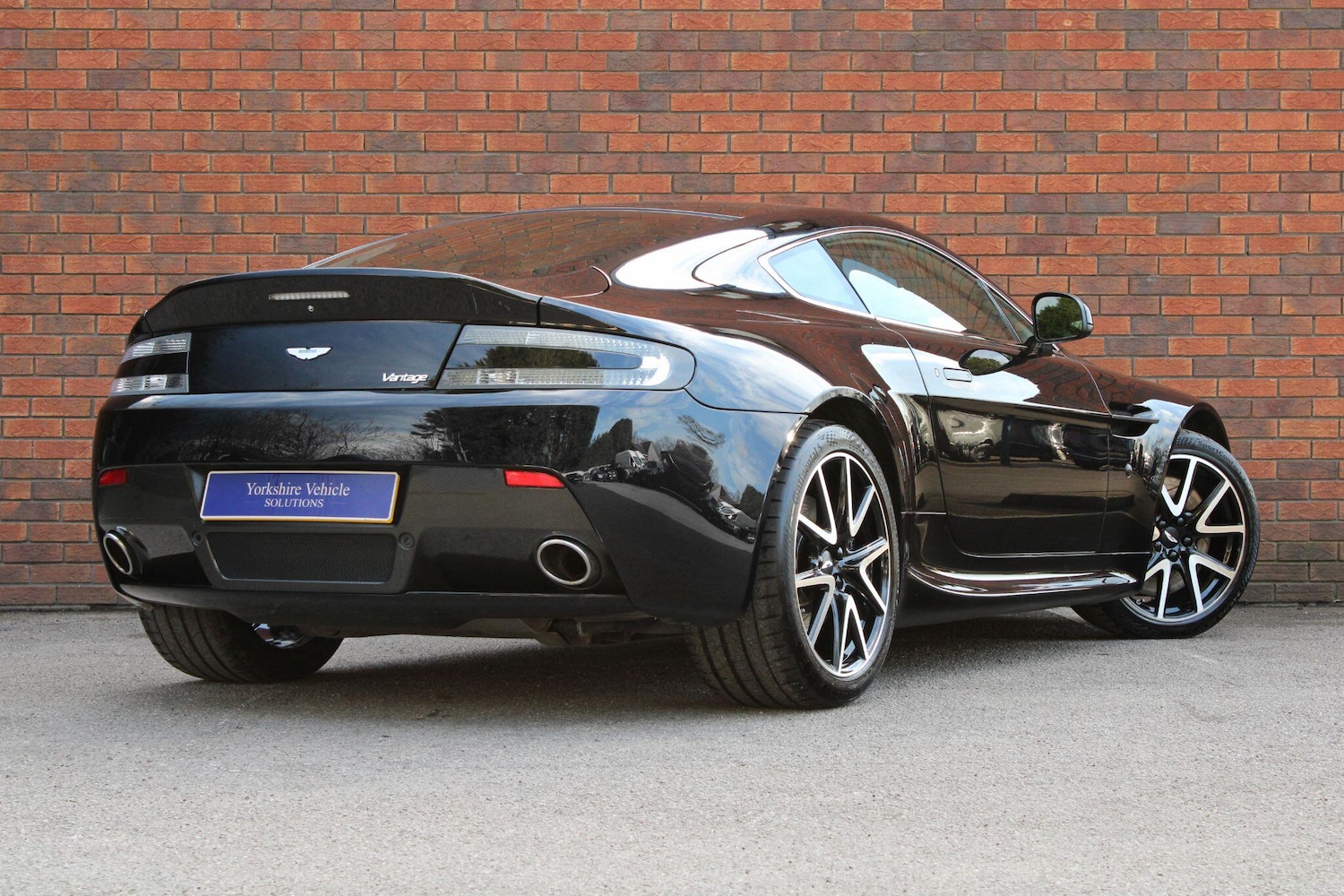 Used Aston Martin Vantage 2012 for sale - 77924921: Photo 12