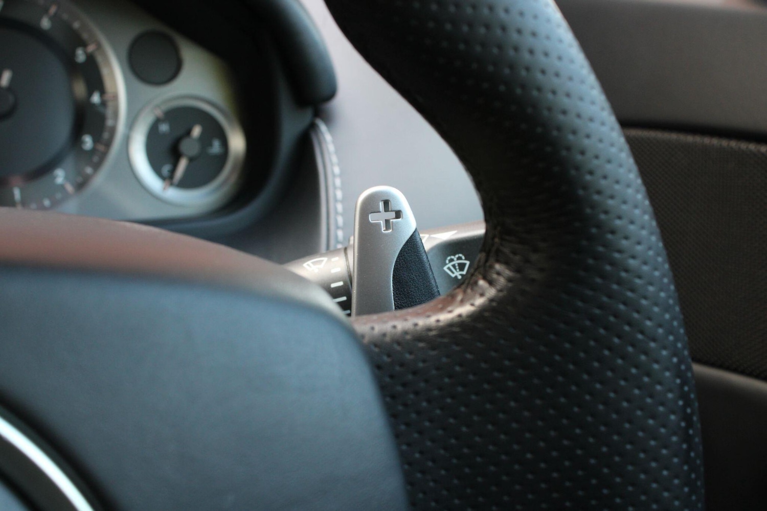 Used Aston Martin Vantage 2012 for sale - 77924921: Photo 25